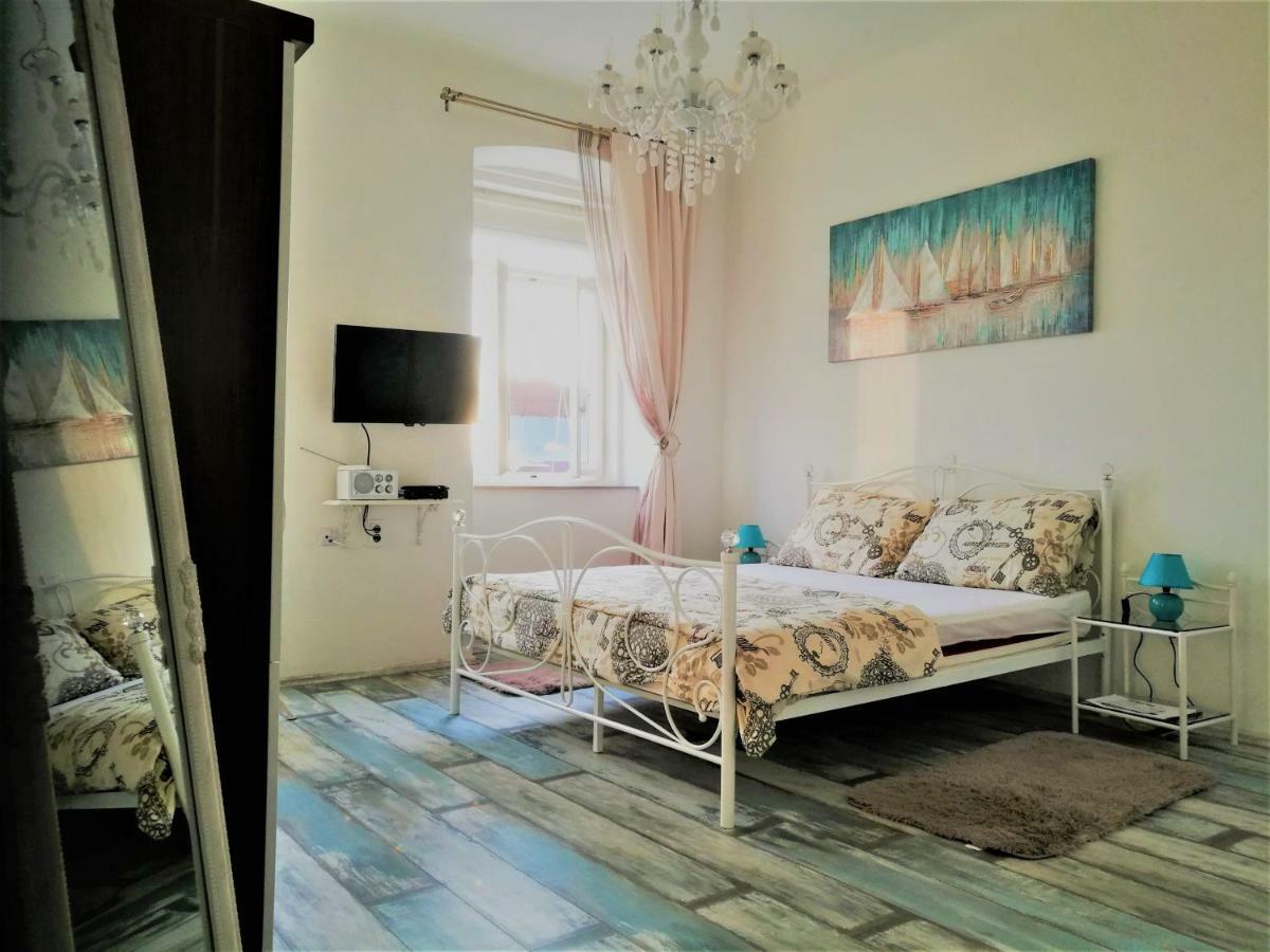 Main Square Apartments With Sea View Πούλα Εξωτερικό φωτογραφία